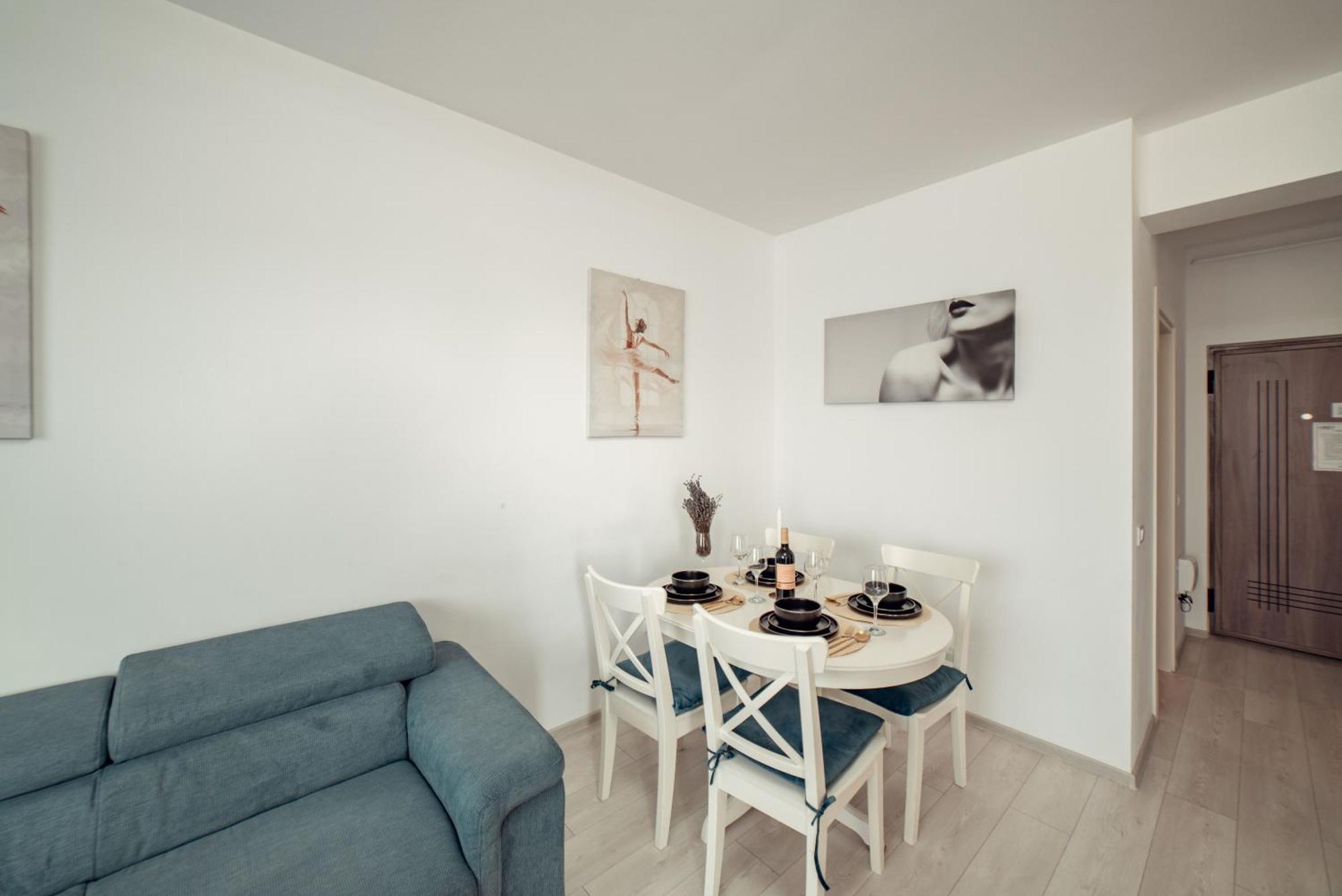Cozy Apartments At Q Residence - Palas Mall ยาช ภายนอก รูปภาพ