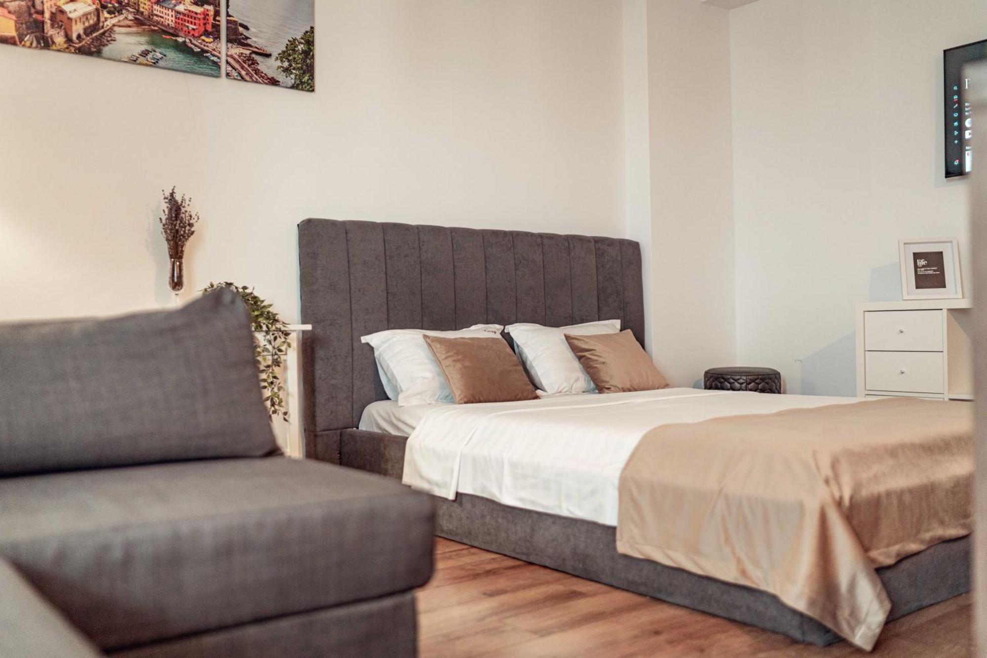 Cozy Apartments At Q Residence - Palas Mall ยาช ภายนอก รูปภาพ