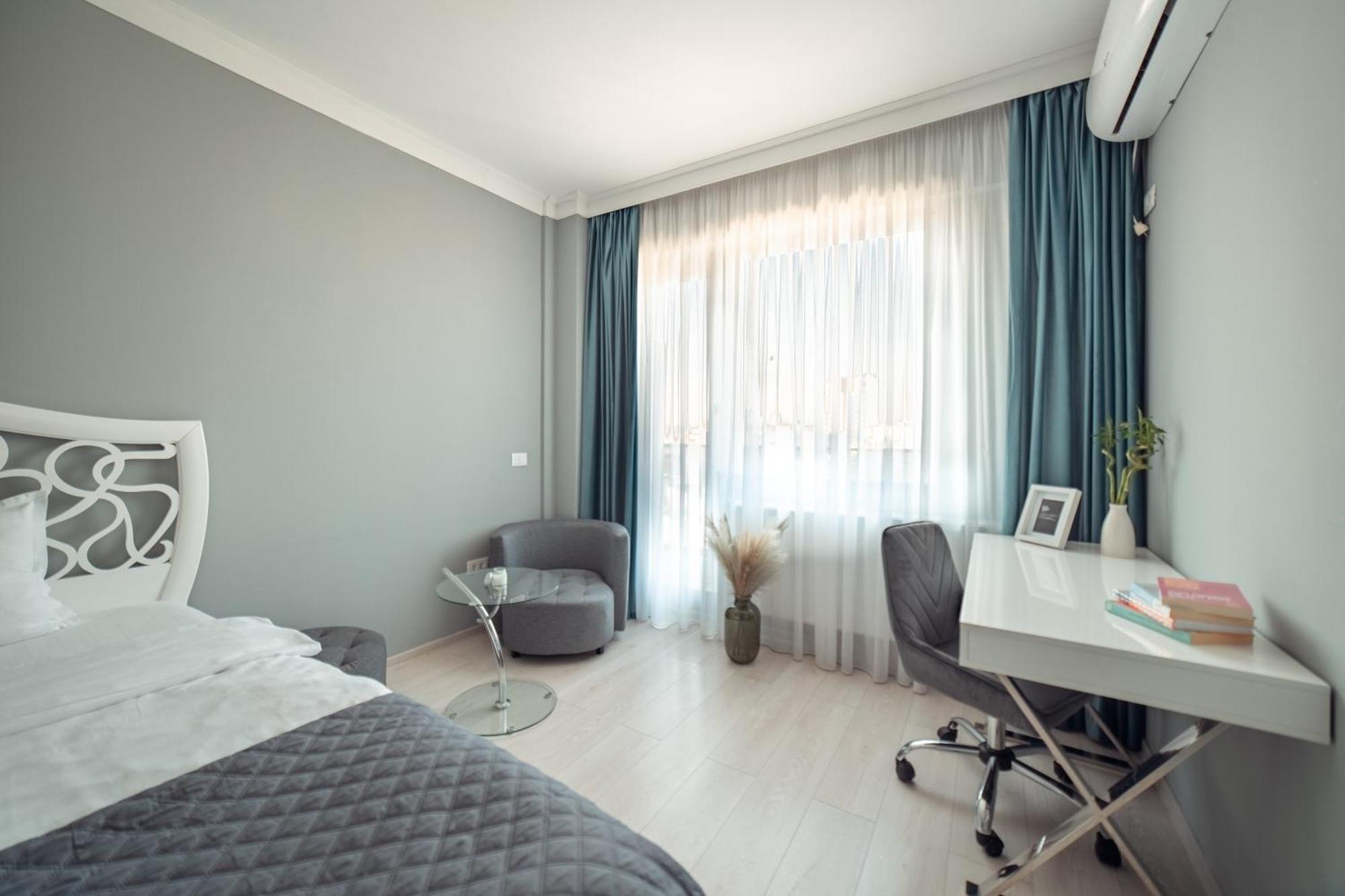 Cozy Apartments At Q Residence - Palas Mall ยาช ภายนอก รูปภาพ